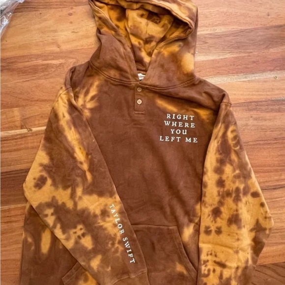 Taylor Swift Right Where You Left Me Henley Hoodie L - Picture 3 of 6